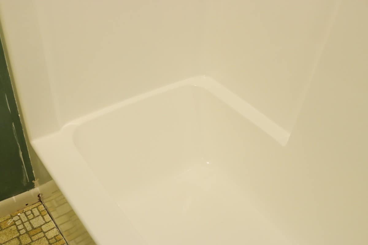 Diy Bathtub Refinishing Tips To Update Your Tub With Rust