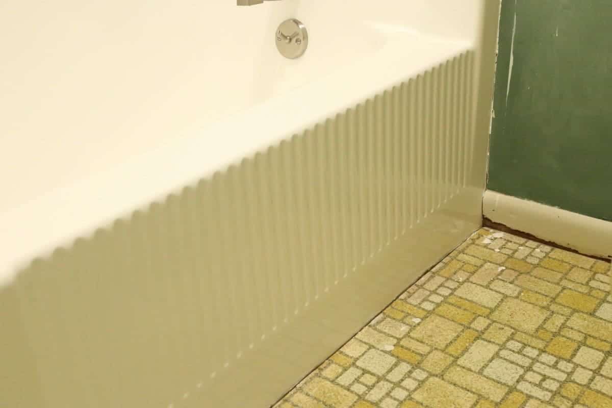 Photo of the front of white DIY refinished bathtub 