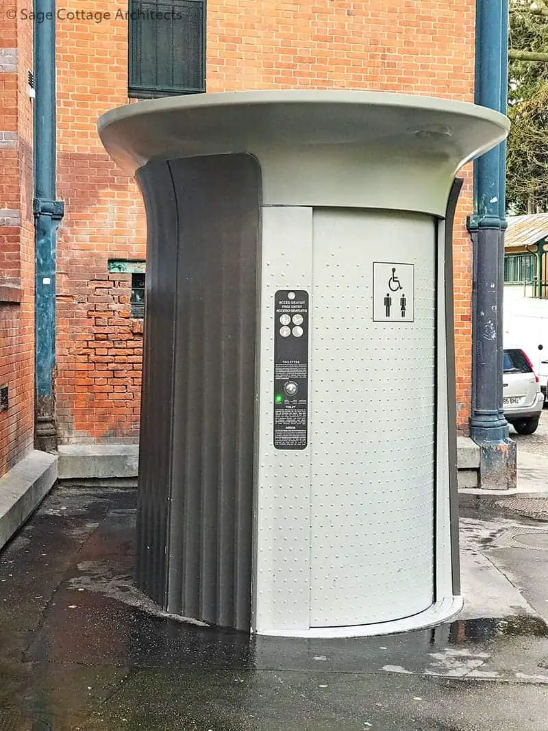 free public self-cleaning Paris toilet