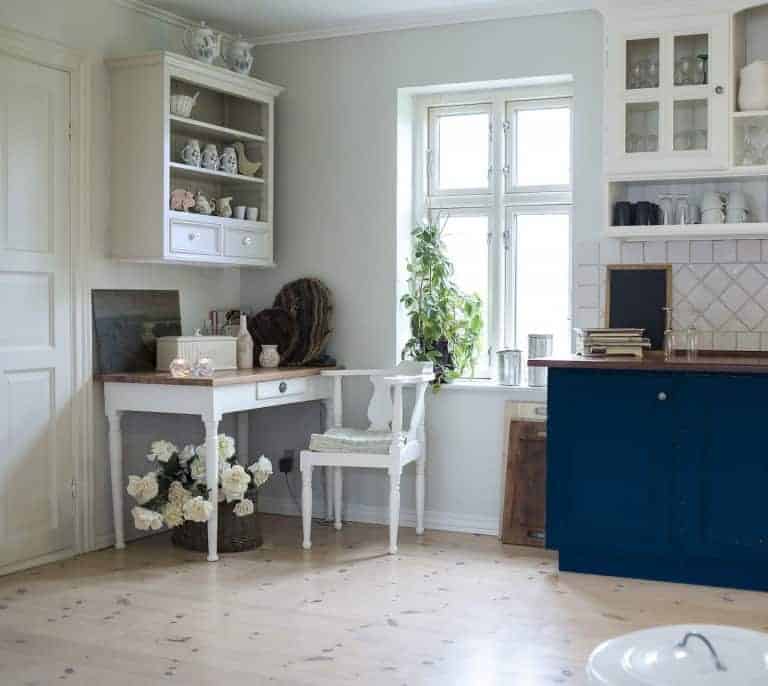 Design Inspiration: 20 Blue Kitchen Cabinets