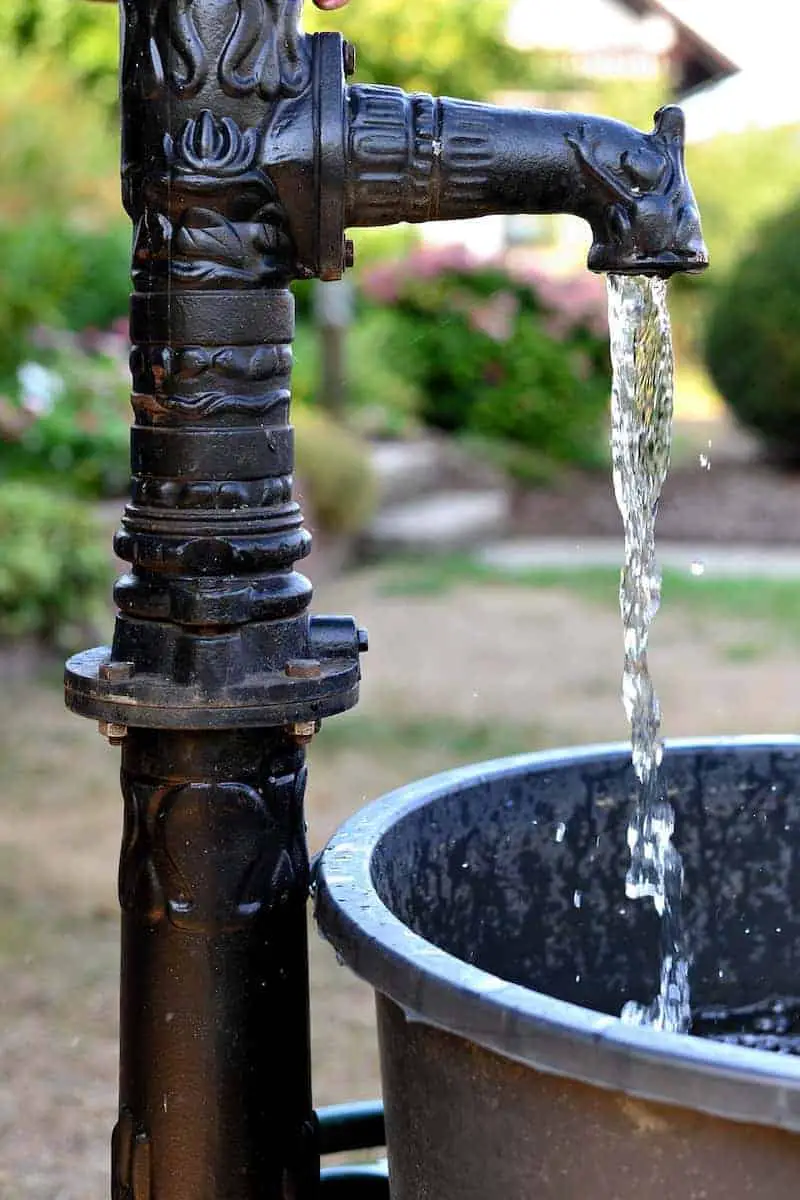 Photo of old fashioned well water pump.