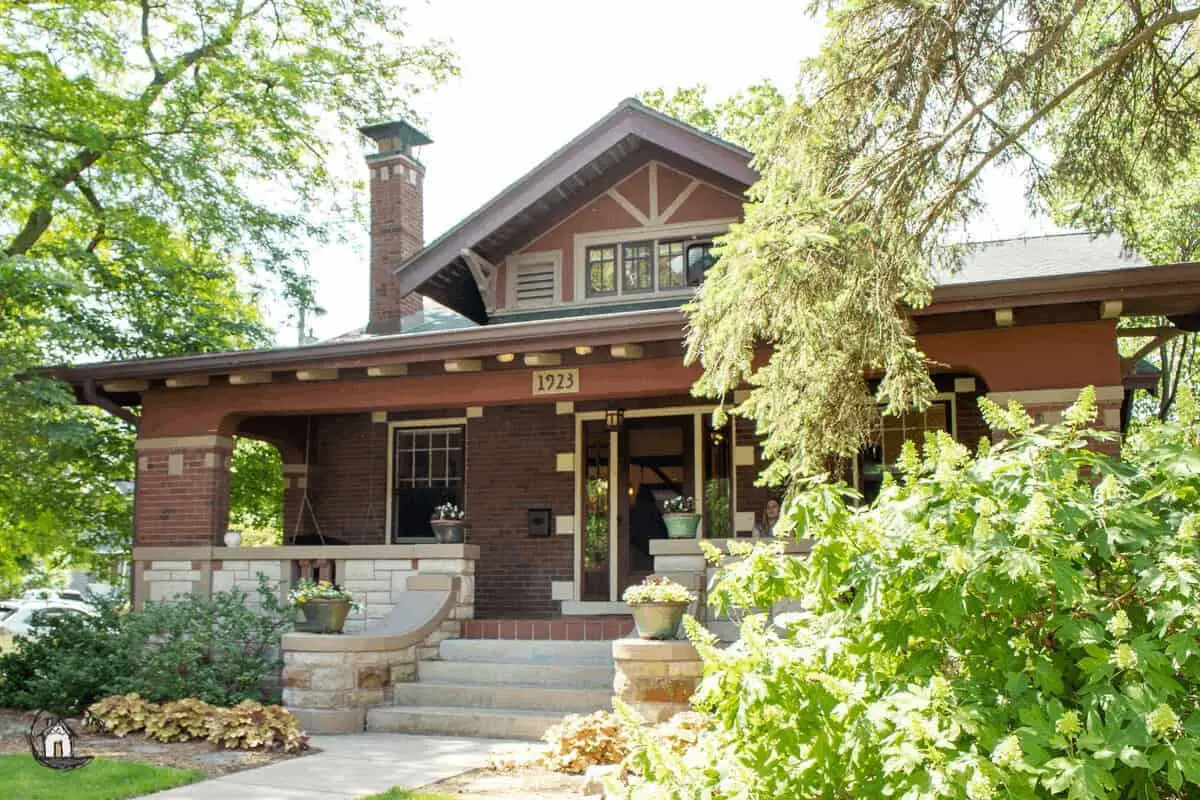 Photo of Arts & Crafts bungalow seen on Old House Tour.