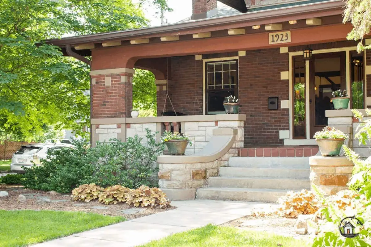 Photo of Arts & Crafts bungalow on Old House Tour