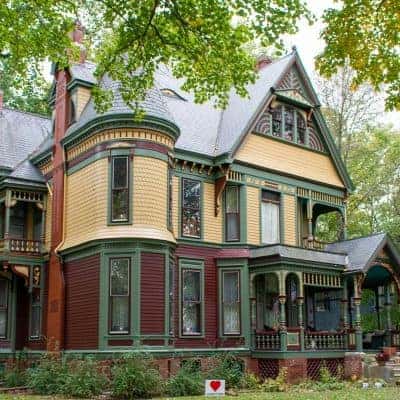 10 Dreamy Old Houses to Love