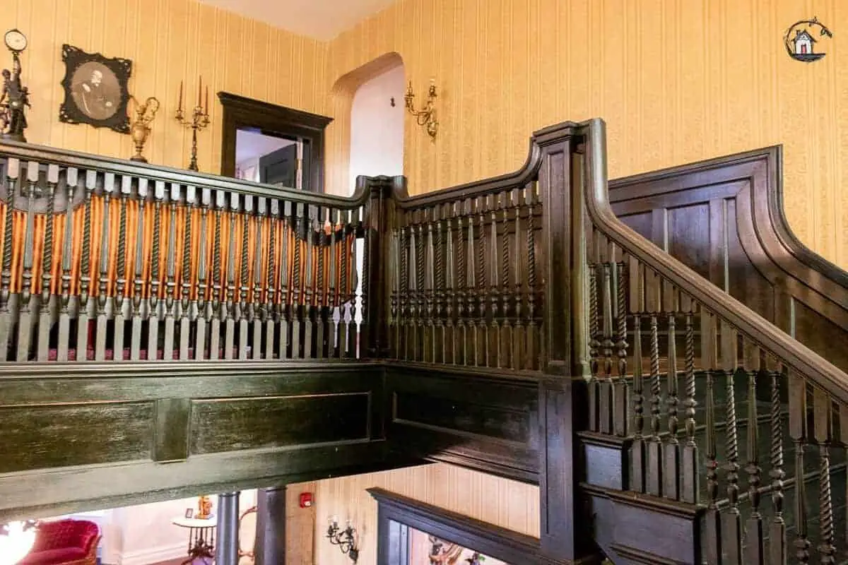 Photo of the second floor landing of the Vrooman Mansion. 