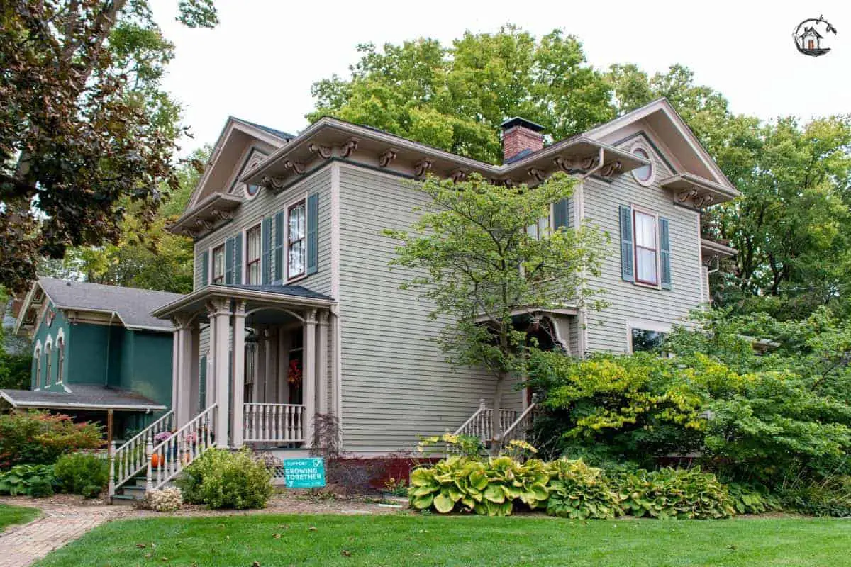 Photo of the side of an old house. New houses can learn a lot from old homes. 