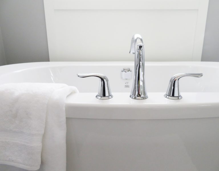 8 DIY Bathtub Refinishing Kits for Tub Resurfacing