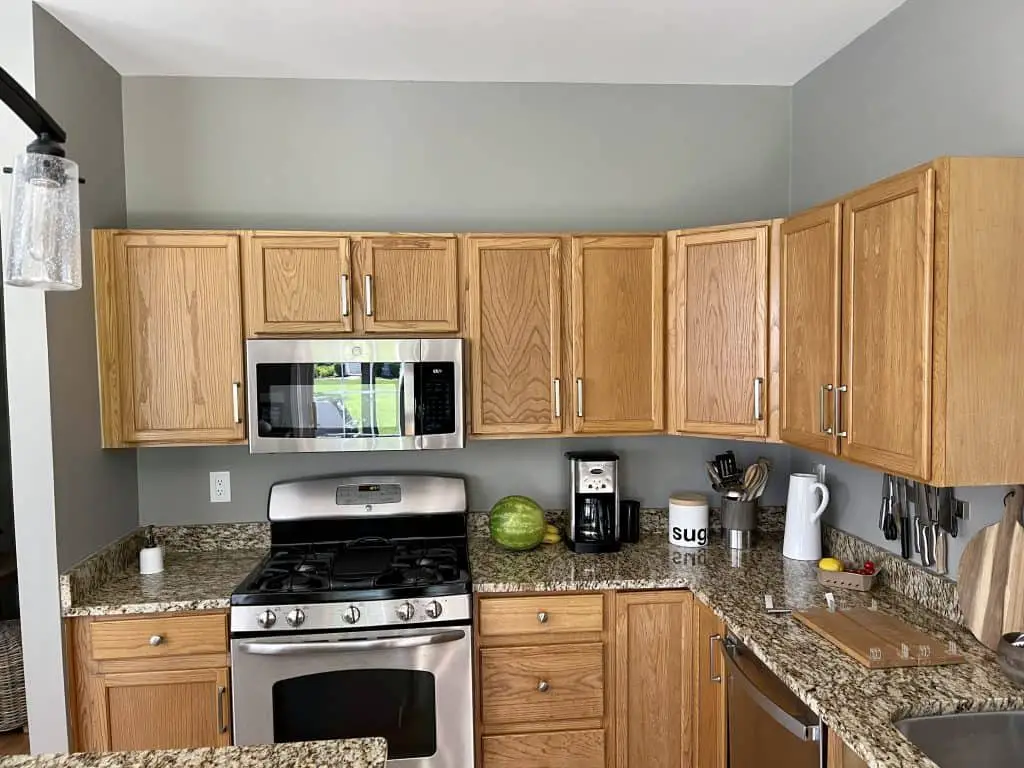 How to Paint Kitchen Cabinets that are Stained 3 How to Paint Kitchen Cabinets that are Stained 1