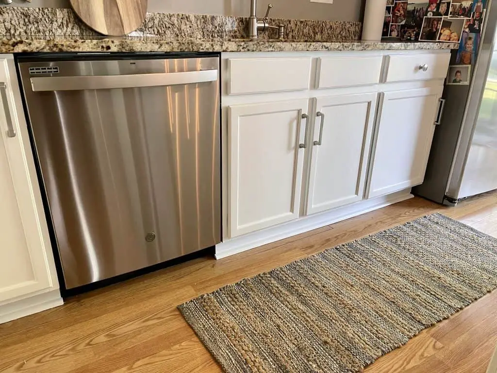 How to Paint Kitchen Cabinets that are Stained 32 How to Paint Kitchen Cabinets that are Stained 8